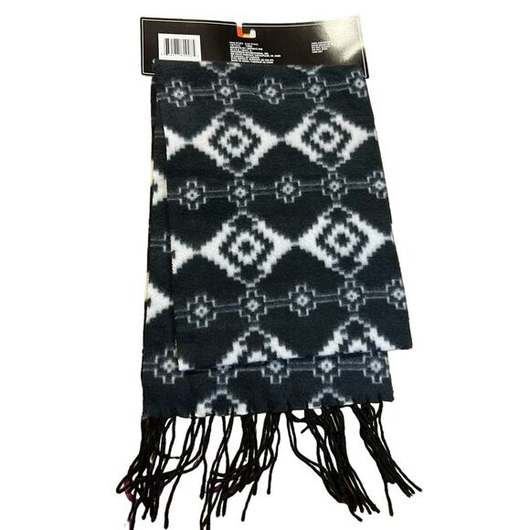 NWT Fleece Fringed Scarf Black and White Geometric Print - Picture 2 of 5
